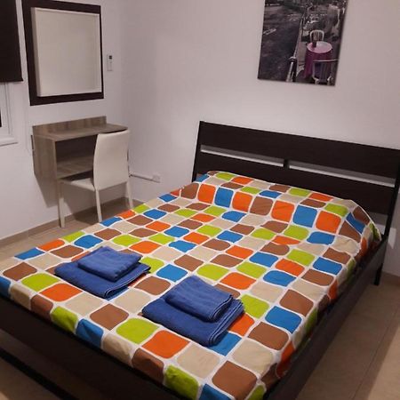 Holiday Home Larnaca Buitenkant foto